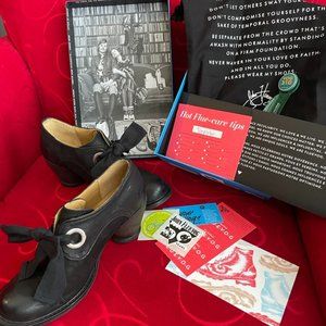 Fluevog EAST END TEMPLETON size 6 black witchy steampunk 2.5" heel